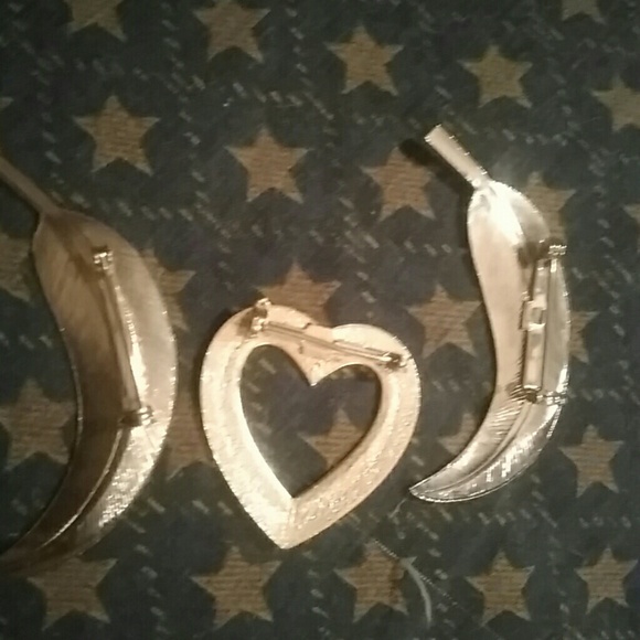 Vintage goldtone pins - Picture 3 of 4